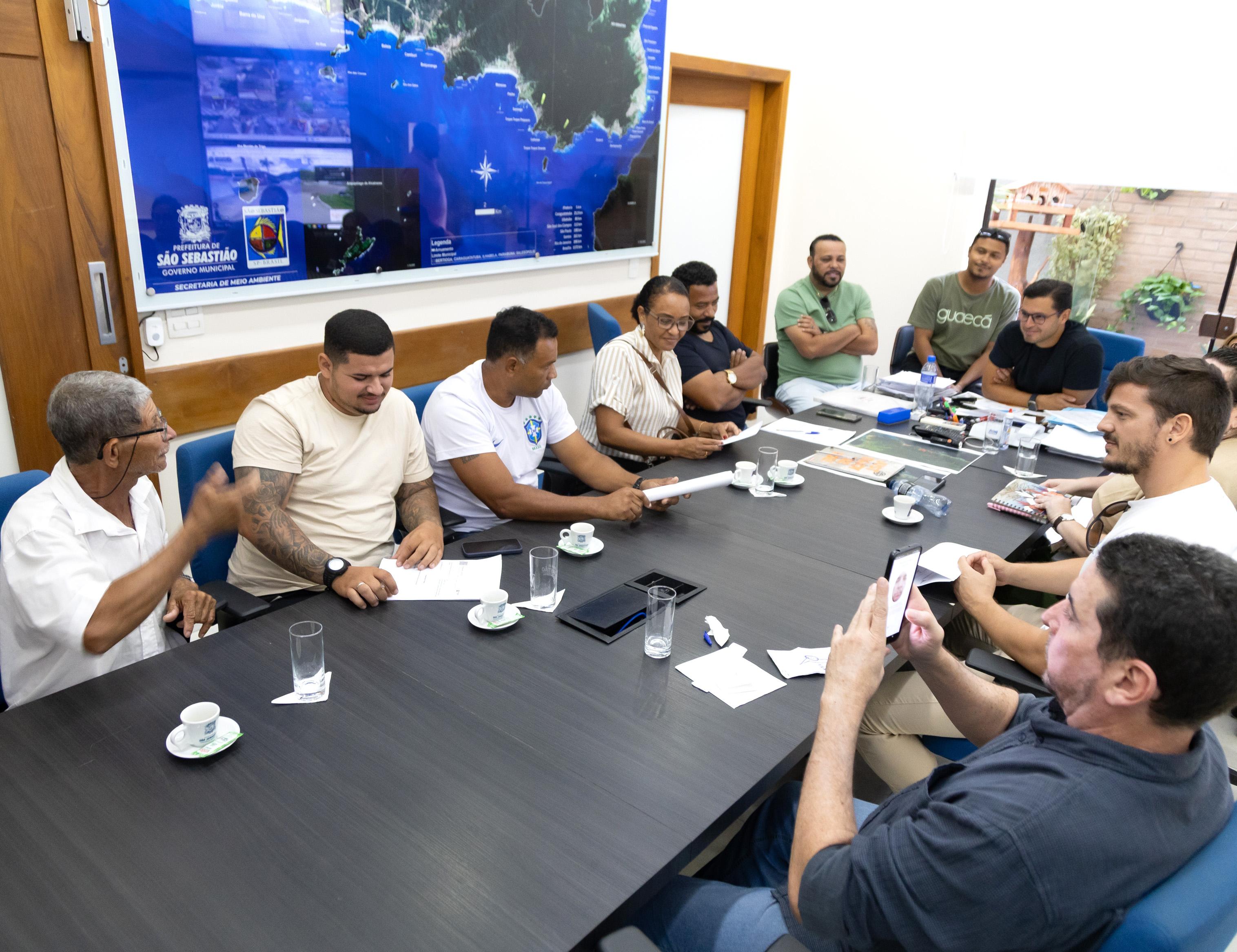 REAJUSTE E BENEFÍCIOS PARA SERVIDORES