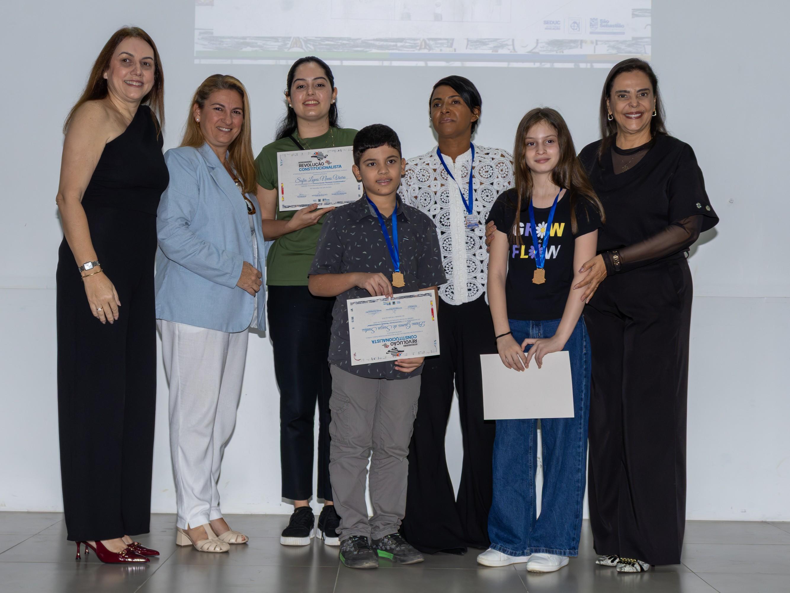 SÃO SEBASTIÃO:ESTUDANTES SÃO PREMIADOS EM CONCURSO