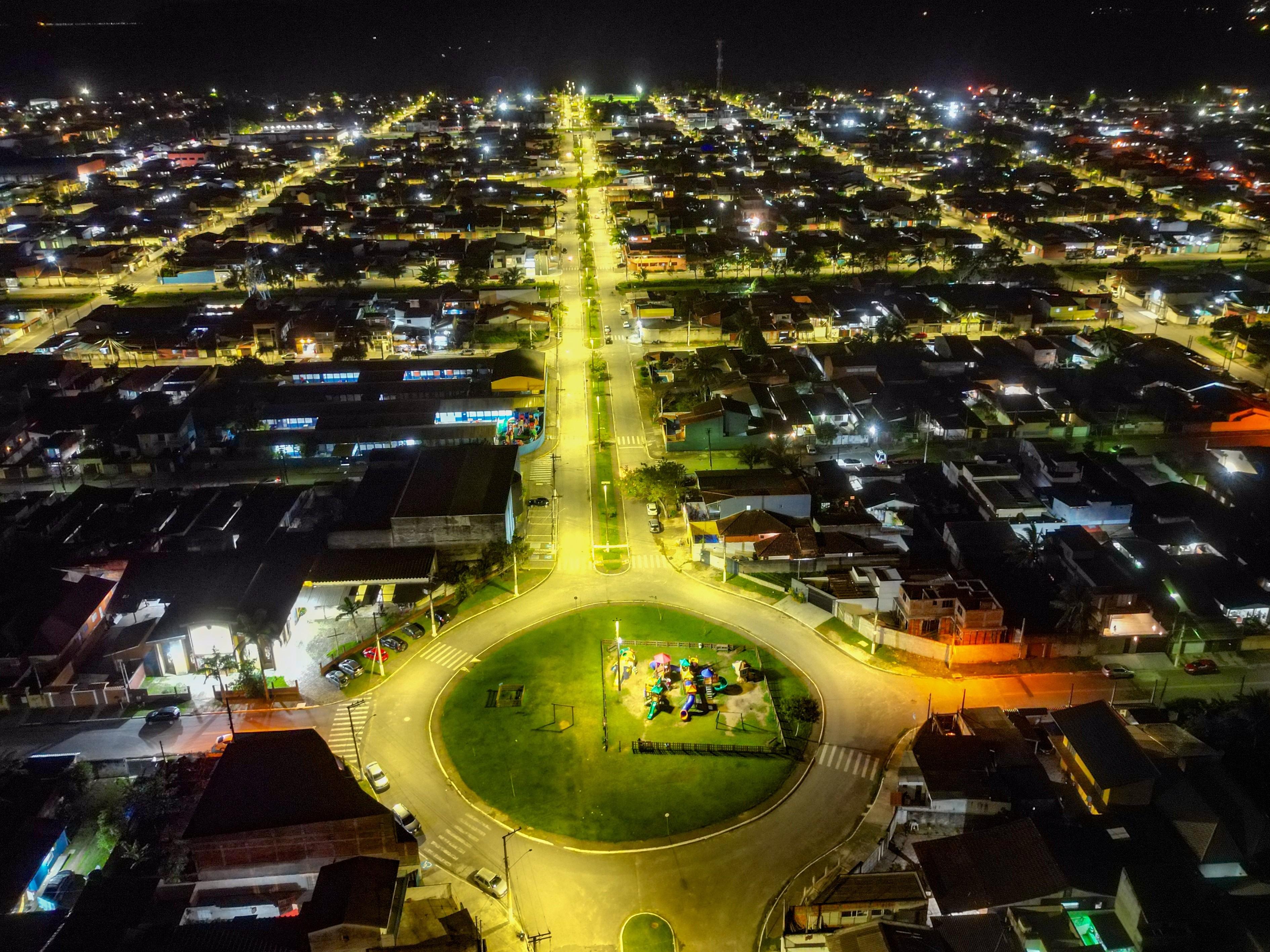 SÃO SEBASTIÃO GANHA NOVA LUZ: ILUMINA SÃO SEBÁ AVANÇA E TRANSFORMA BAIRROS!