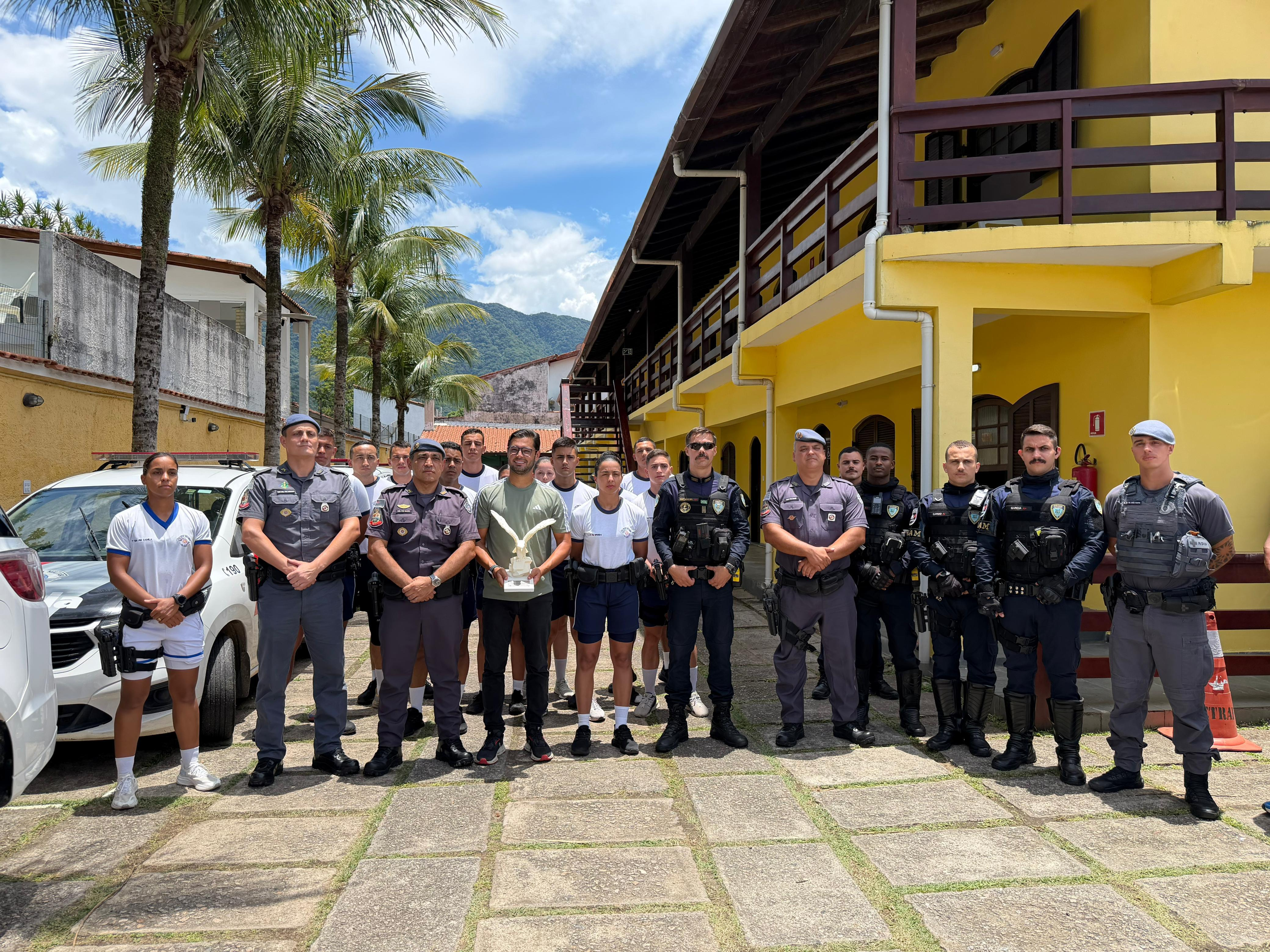 Prefeito Reinaldinho recebe homenagem da Polícia Militar...
