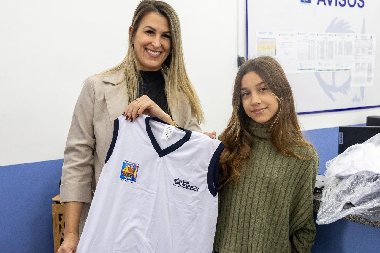 Prefeitura de São Sebastião inicia entrega dos novos uniformes escolares para mais de 16 mil alunos